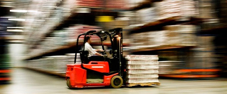 6 Tips On Safely Handling Wooden Pallets