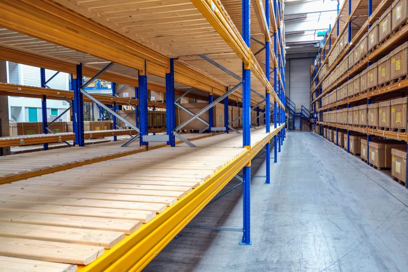Improve Your Warehouse Space With These 7 Pallet Storage MethodsAssociated  Pallets